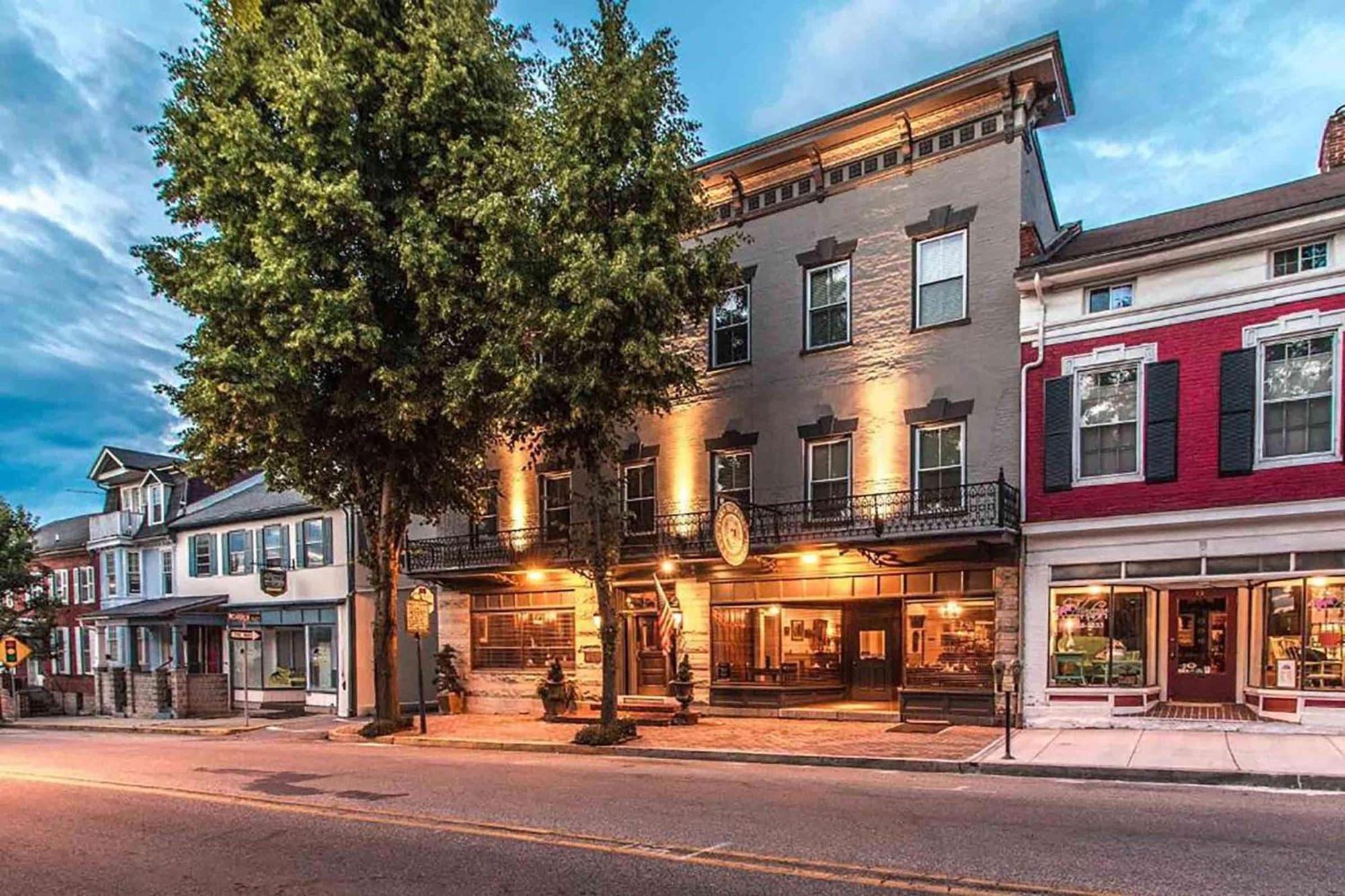 James Buchanan Hotel, Trademark Collection By Wyndham Mercersburg Esterno foto